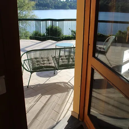 Faggio Rosso, Tranquillita In Riva Al Вилла Travedona