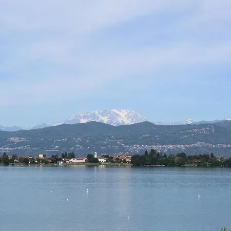 Faggio Rosso, Tranquillita In Riva Al Вилла Travedona