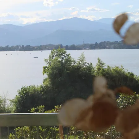 Faggio Rosso, Tranquillita In Riva Al Вилла Travedona
