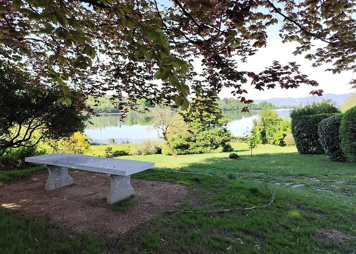 Faggio Rosso, Tranquillita In Riva Al Villa