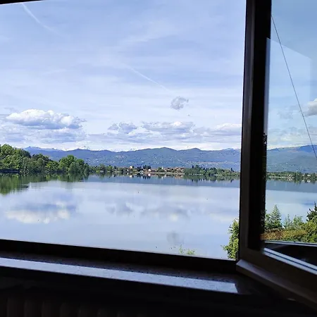 Faggio Rosso, Tranquillità In Riva Al